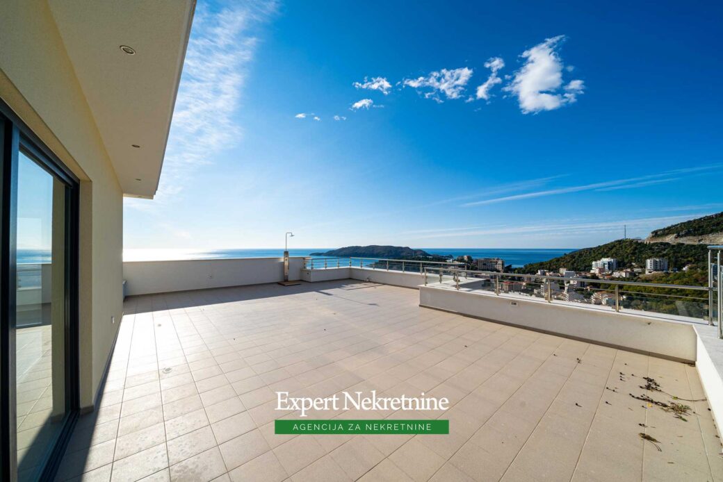 Penthouse for sale in Budva Riviera