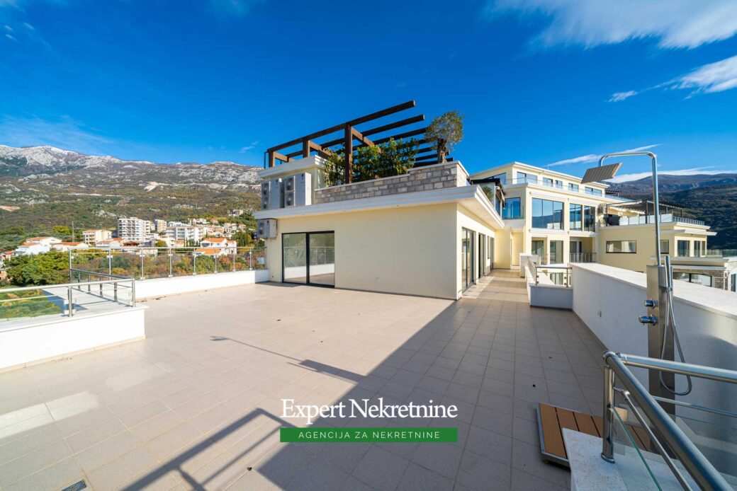 Penthouse for sale in Budva Riviera