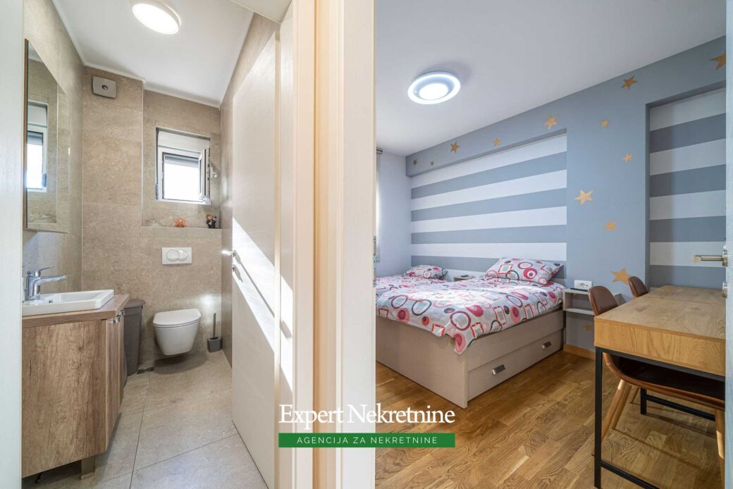 Prodaje se apartman u Kotorskom Zalivu