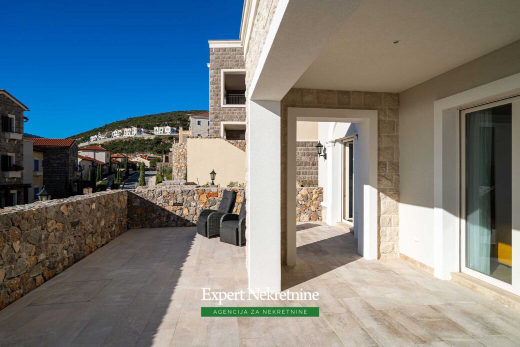 Luxury apartment for sale in Lustica Bay