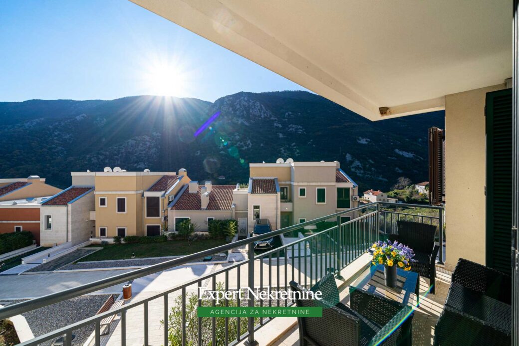 Apartment for sale in Kotor Bay