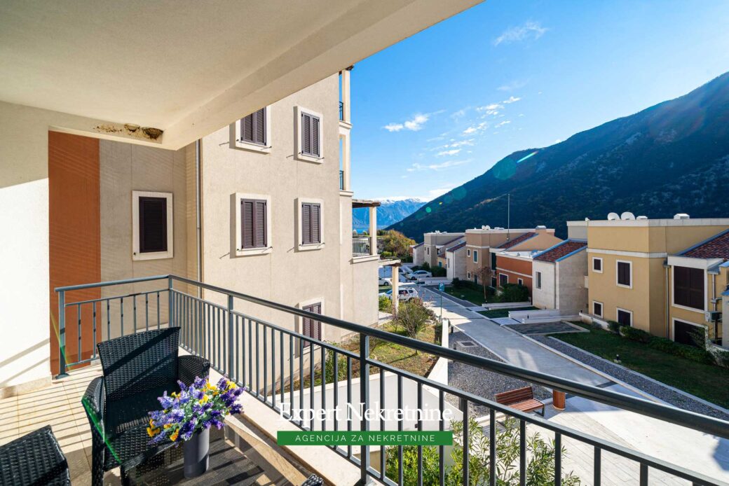 Apartment for sale in Kotor Bay