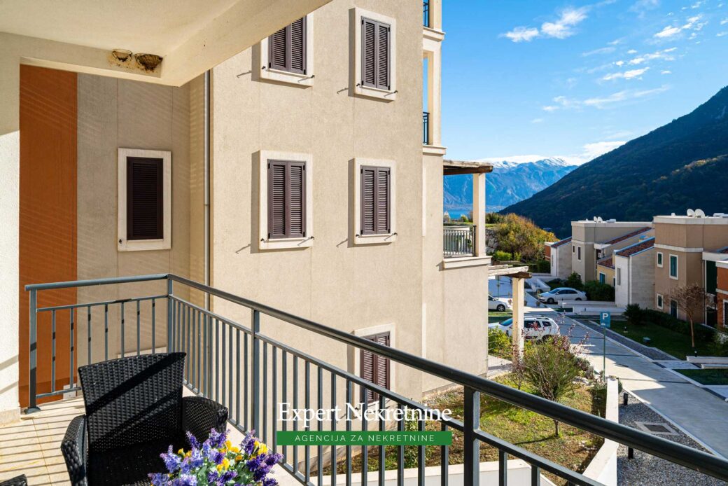 Apartment for sale in Kotor Bay