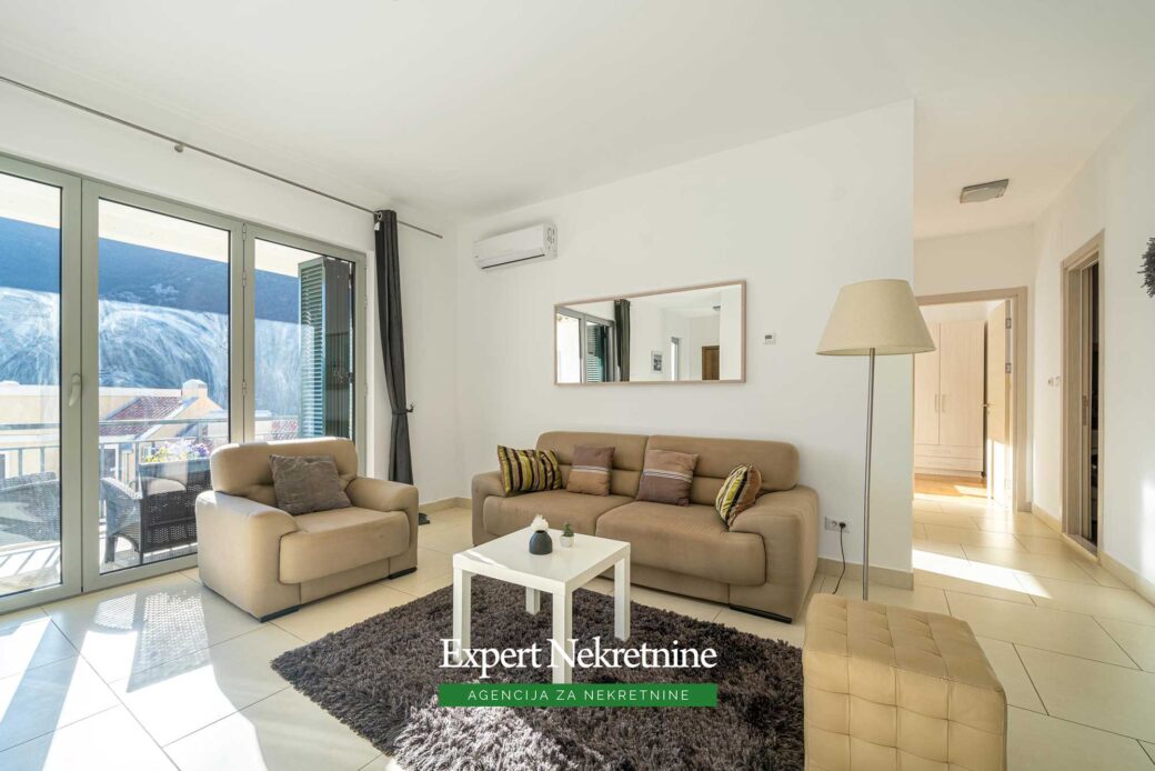 Apartment for sale in Kotor Bay