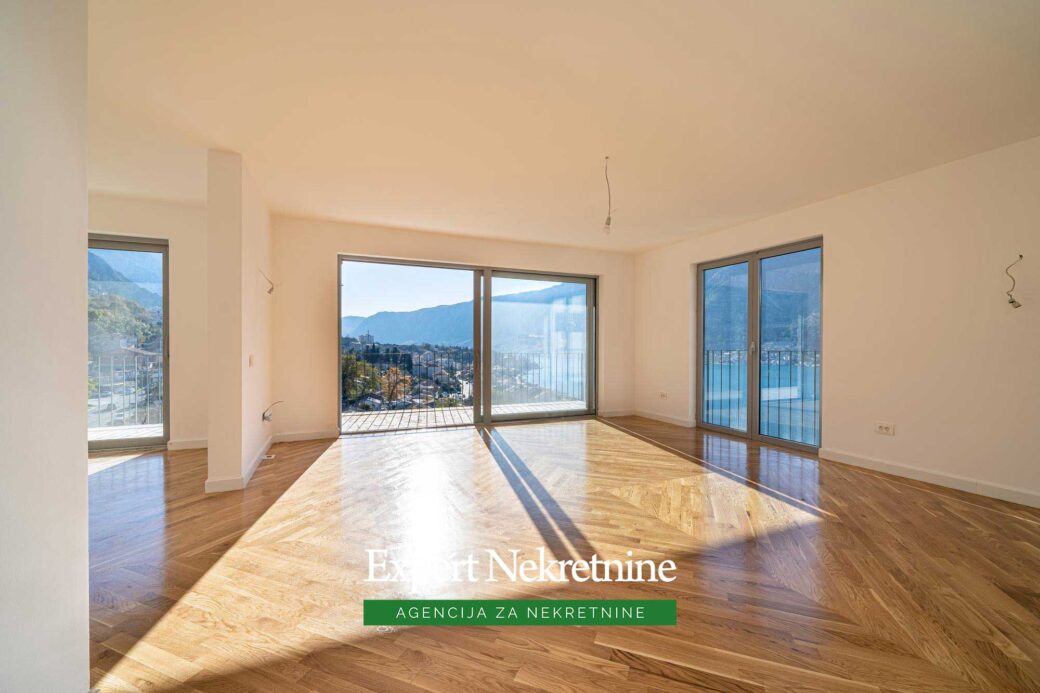 Penthouse for sale in Bay of Kotor