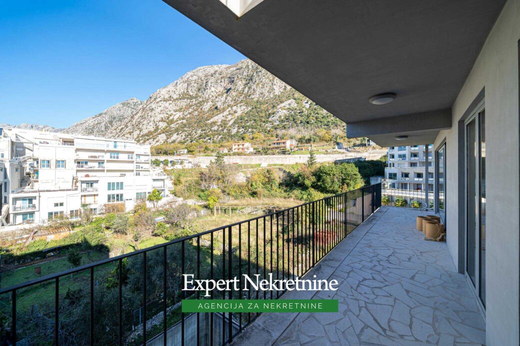 Penthouse for sale in Bay of Kotor