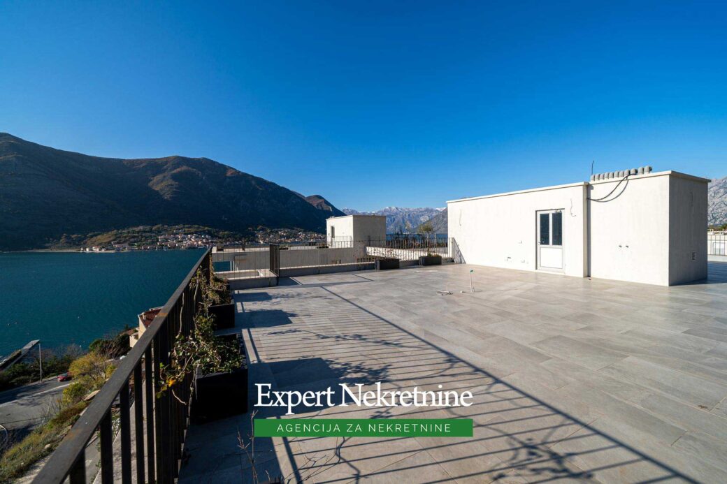 Penthouse for sale in Bay of Kotor