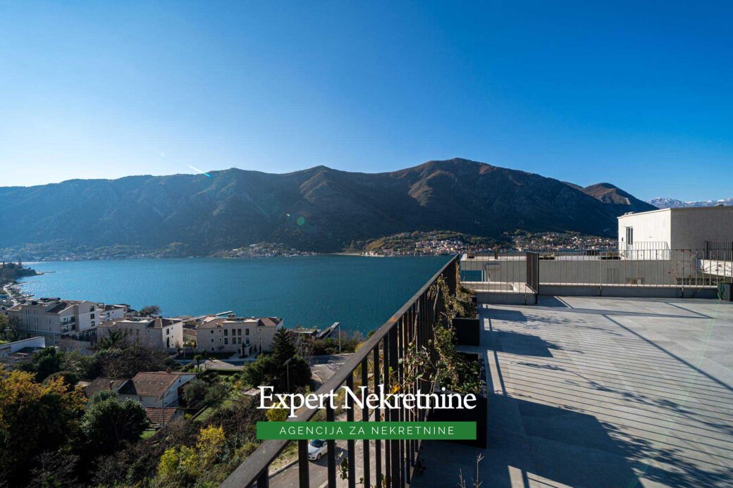 Penthouse for sale in Bay of Kotor