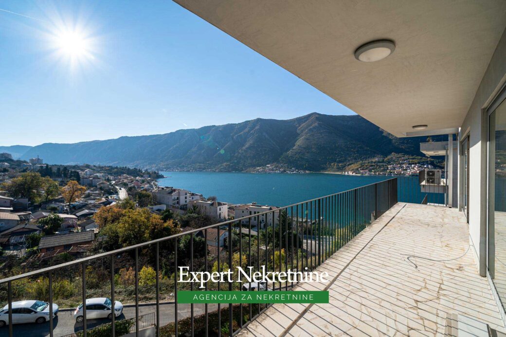 Penthouse for sale in Bay of Kotor