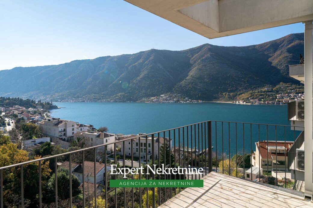 Penthouse for sale in Bay of Kotor