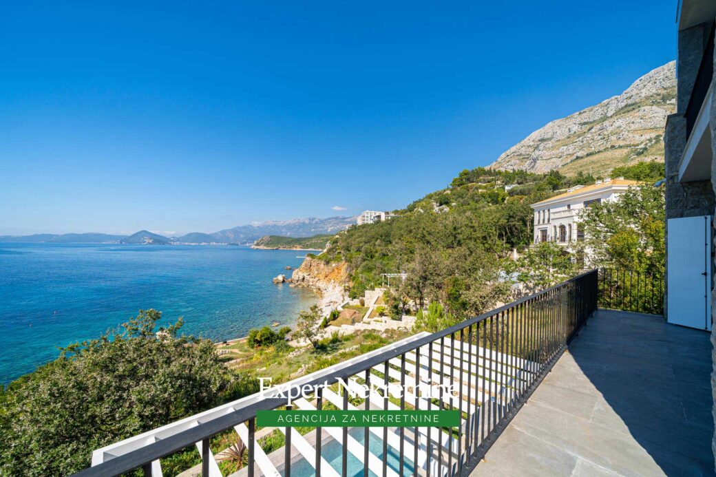 Luxury villa for sale in Budva Riviera