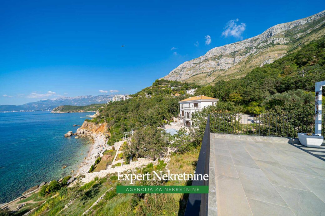 Luxury villa for sale in Budva Riviera