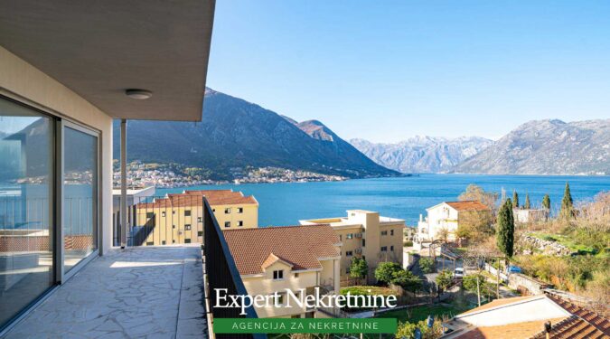 Penthouse for sale in Kotor