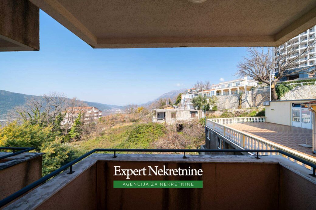 Furnished apartment for sale in Budva