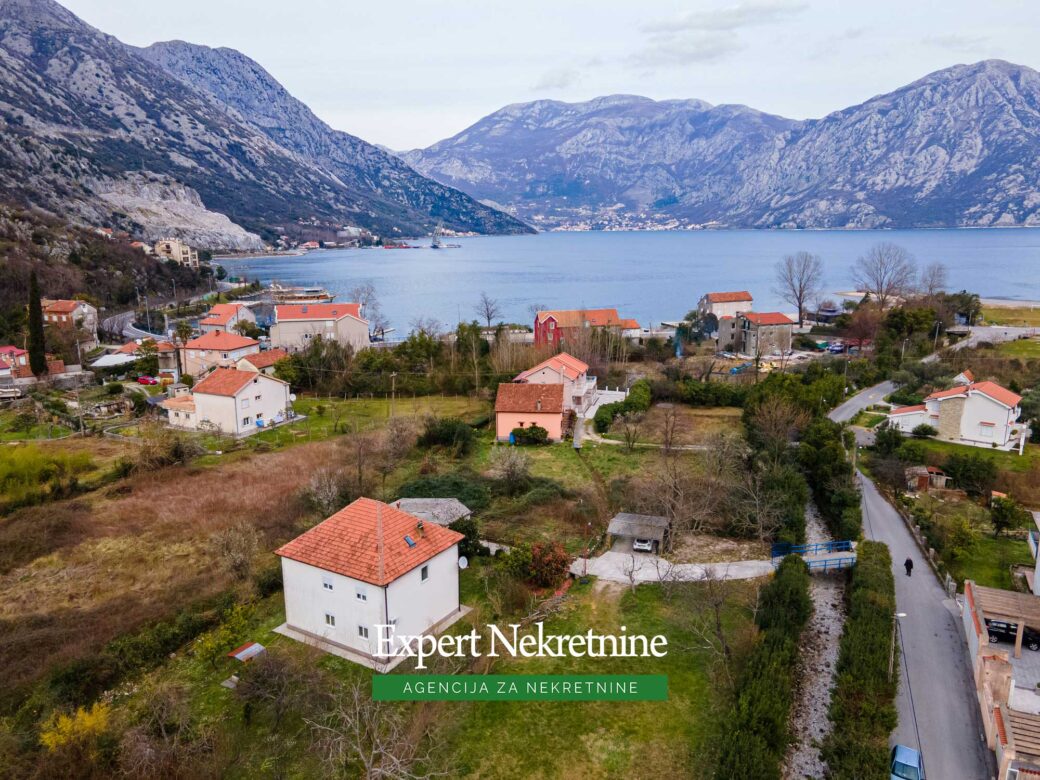 House for sale in Bay of Kotor