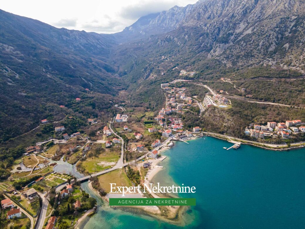 House for sale in Bay of Kotor