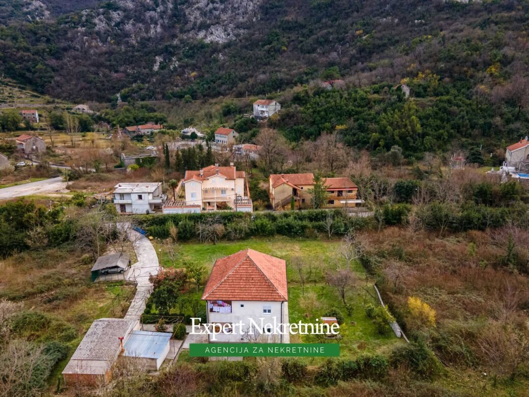 House for sale in Bay of Kotor