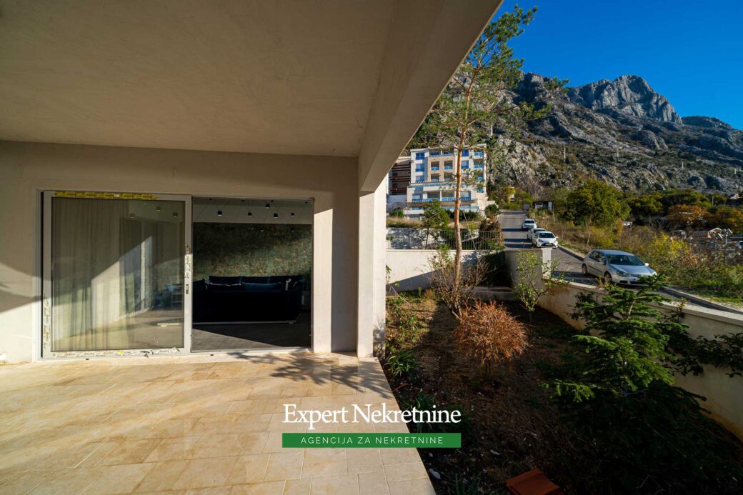 Luxury-four-bedroom-apartment-for-sale-in-Kotor (25)