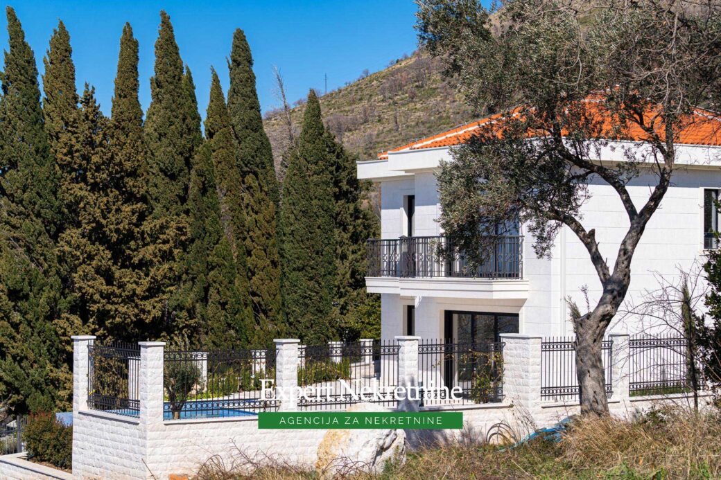 Luxury villa for sale in Budva Riviera