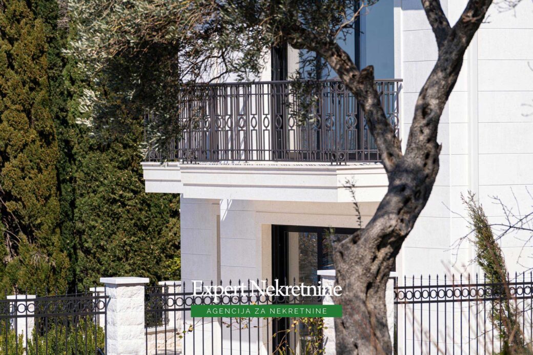 Luxury villa for sale in Budva Riviera