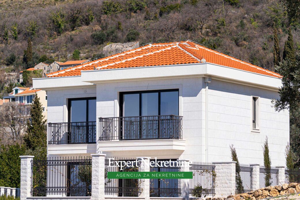 Luxury villa for sale in Budva Riviera