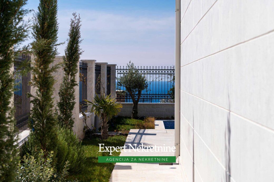 Luxury villa for sale in Budva Riviera
