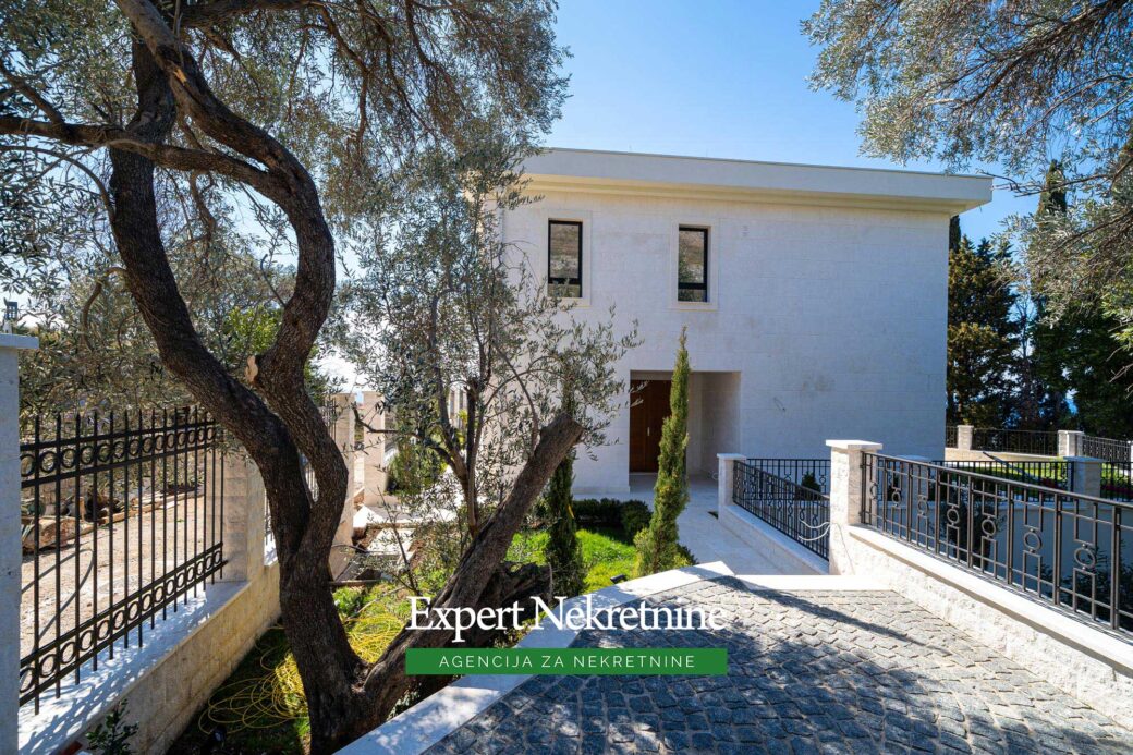 Luxury villa for sale in Budva Riviera