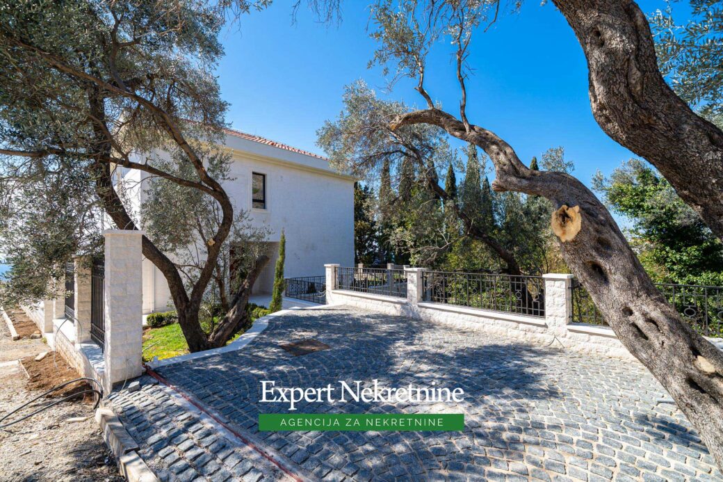 Luxury villa for sale in Budva Riviera