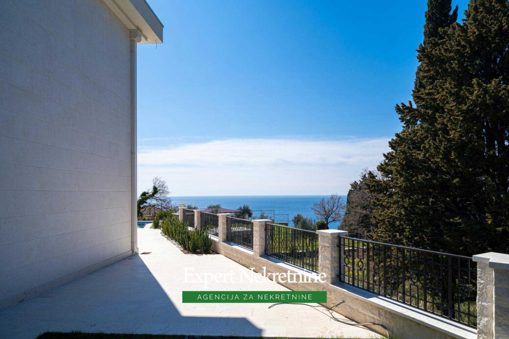 Luxury villa for sale in Budva Riviera