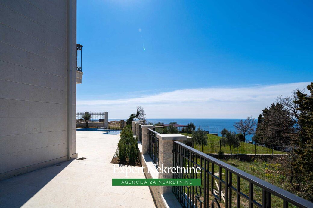 Luxury villa for sale in Budva Riviera