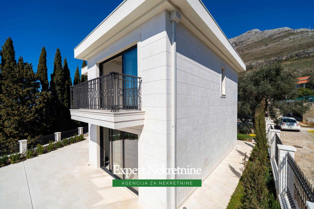 Luxury villa for sale in Budva Riviera
