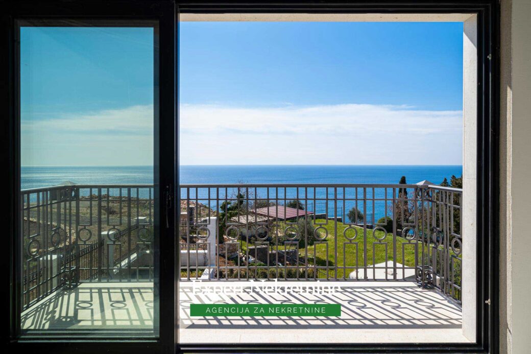 Luxury villa for sale in Budva Riviera