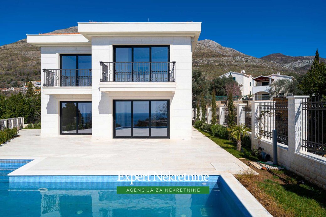 Luxury villa for sale in Budva Riviera