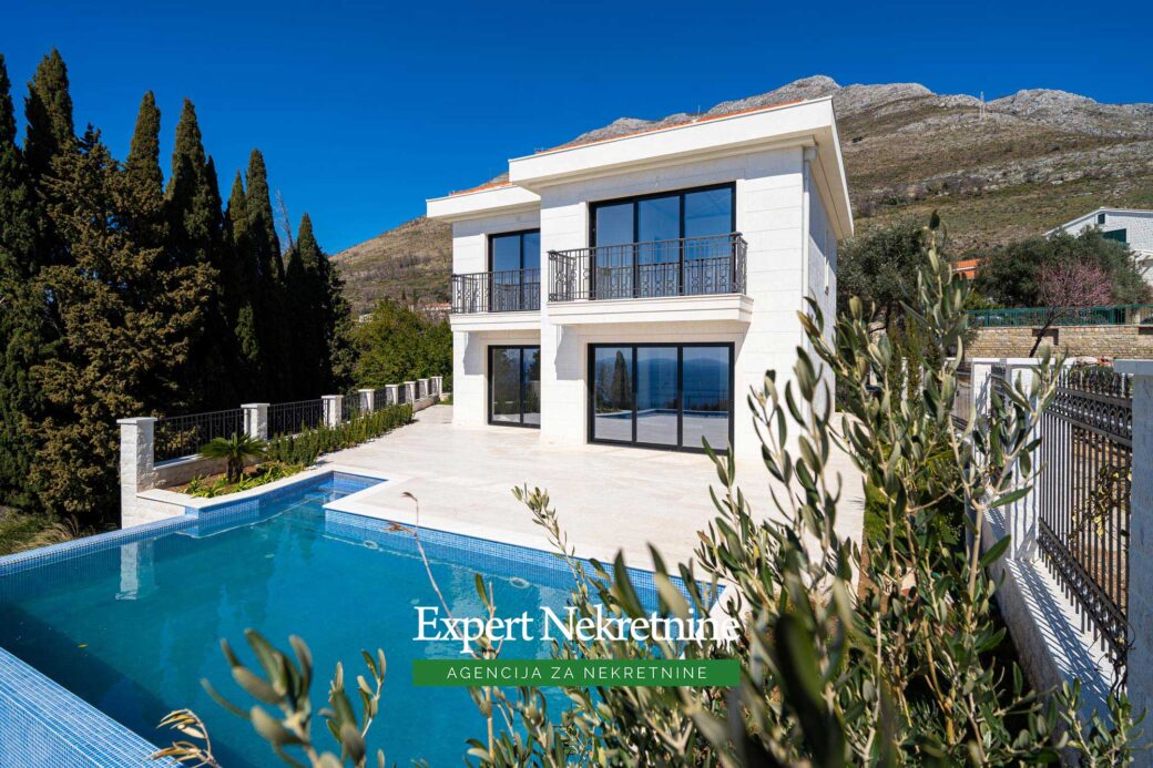 Luxury villa for sale in Budva Riviera