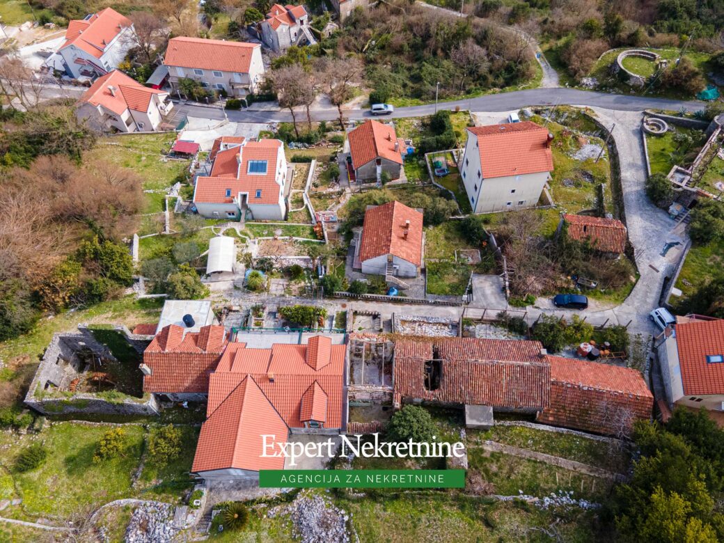 Old stone house for sale in Bay of Kotor