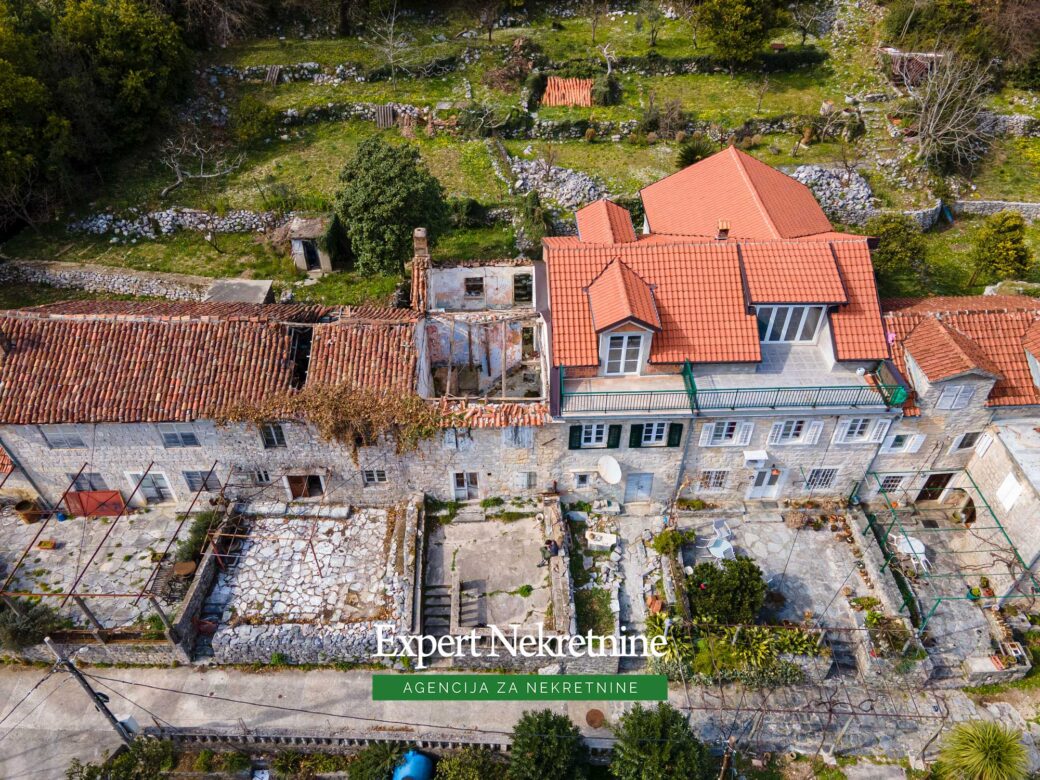 Old stone house for sale in Bay of Kotor