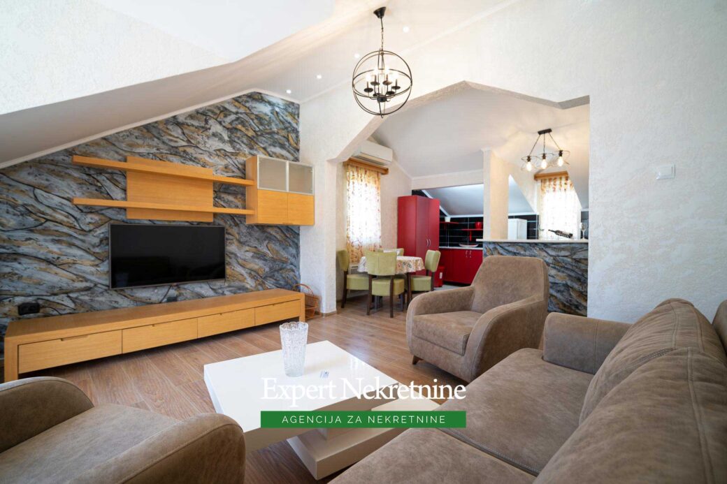 Two bedroom apartment for sale in Dobrota