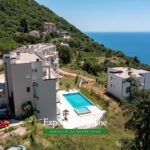 Penthouse wtih swimming pool for sale in Budva riviera