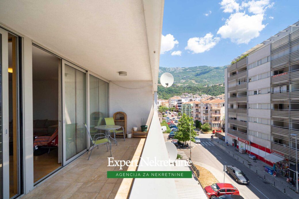 Apartment for sale in Budva