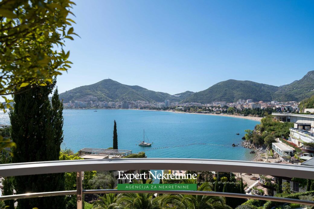 Luxury penthouse for sale in Budva