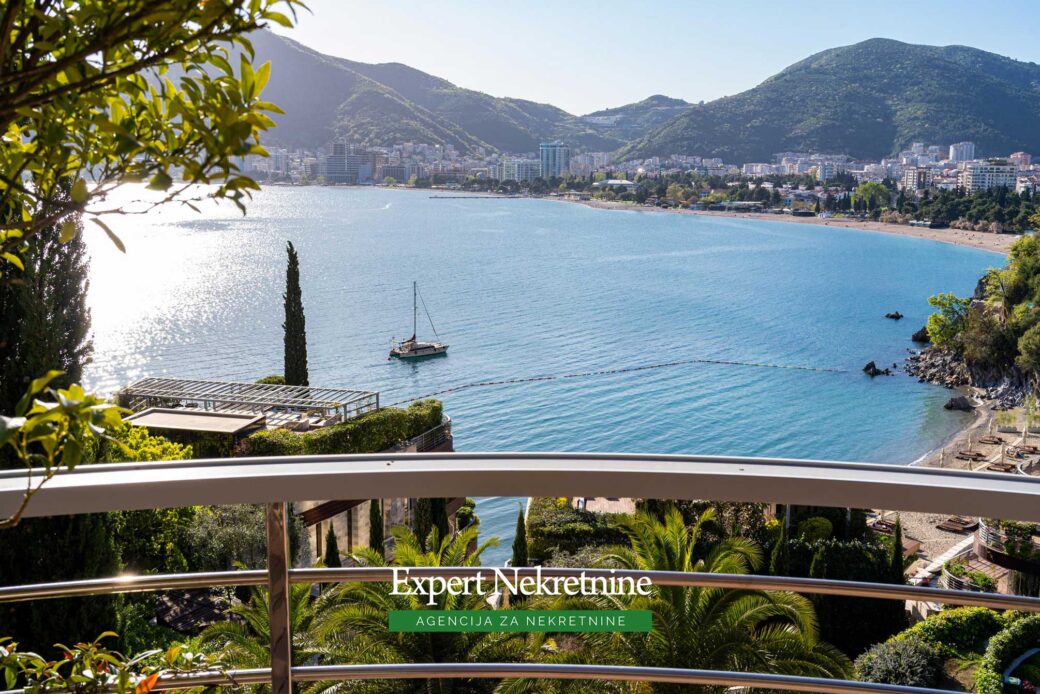 Luxury penthouse for sale in Budva