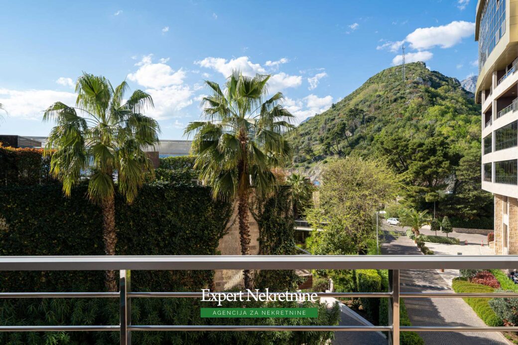 Luxury apartment for sale in Dukley Gardens
