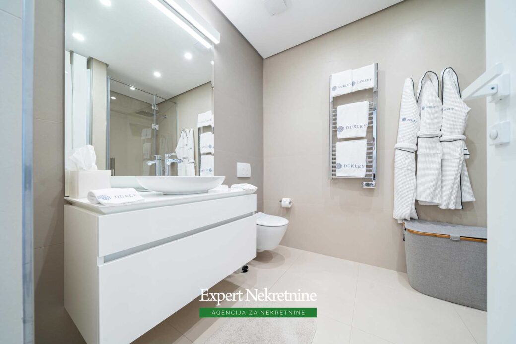 Luxury apartment for sale in Dukley Gardens