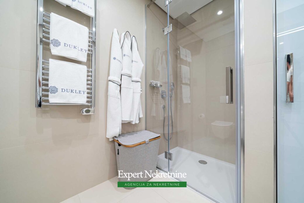 Luxury apartment for sale in Dukley Gardens