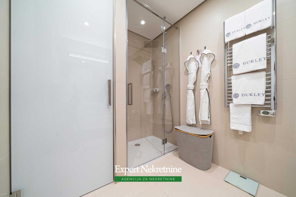 Luxury apartment for sale in Dukley Gardens