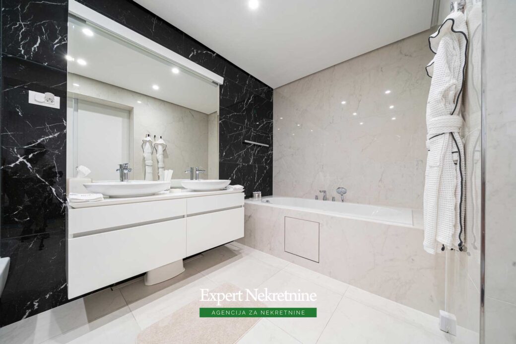 Luxury apartment for sale in Dukley Gardens