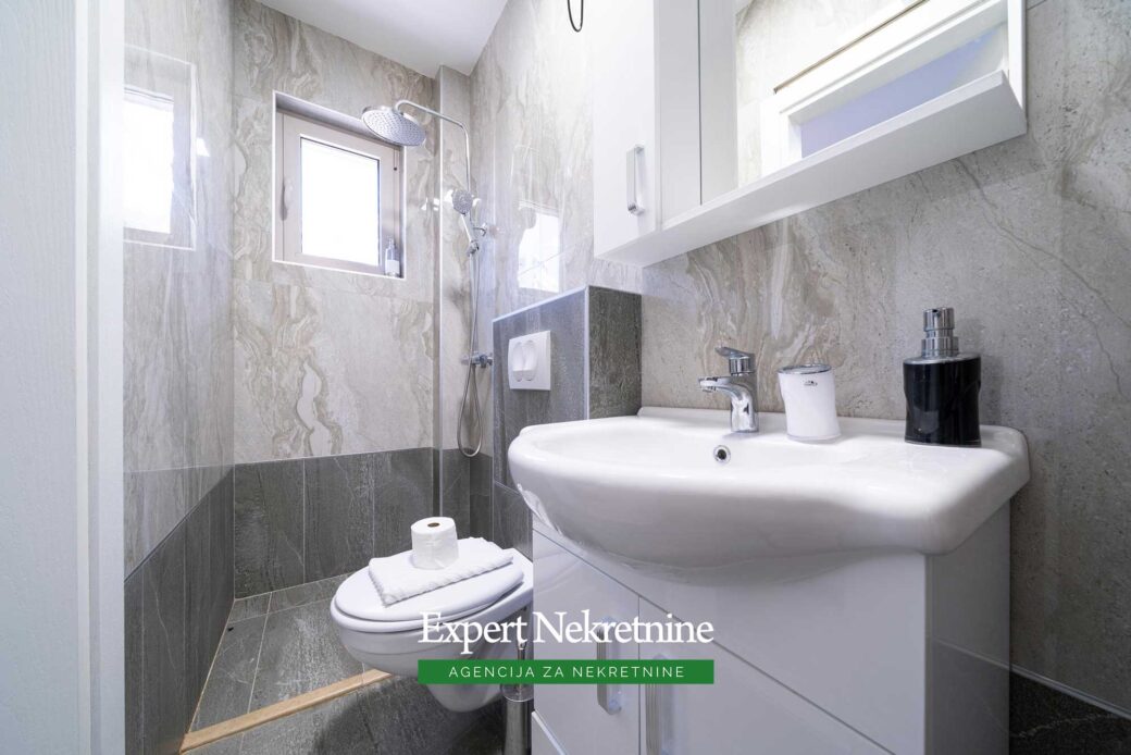 Penthouse for sale in Rafailovici