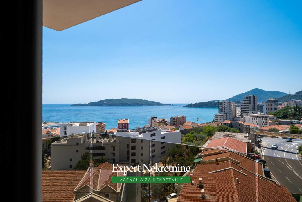 Penthouse for sale in Rafailovici