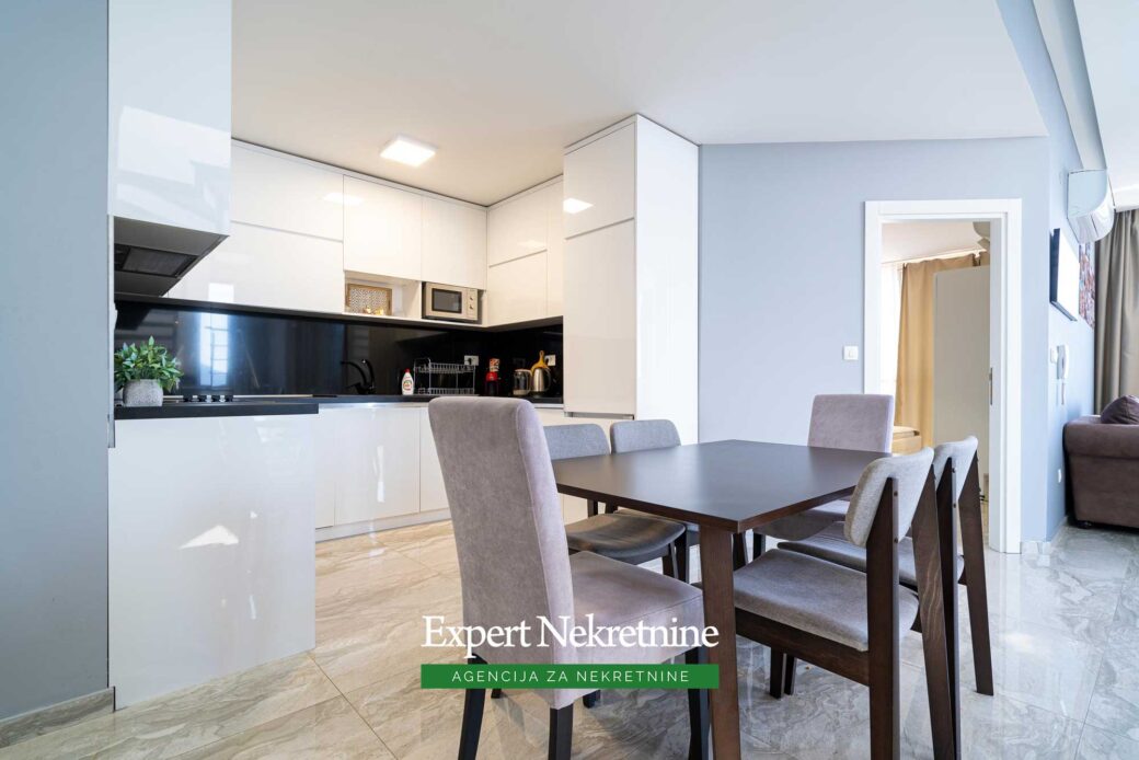 Penthouse for sale in Rafailovici