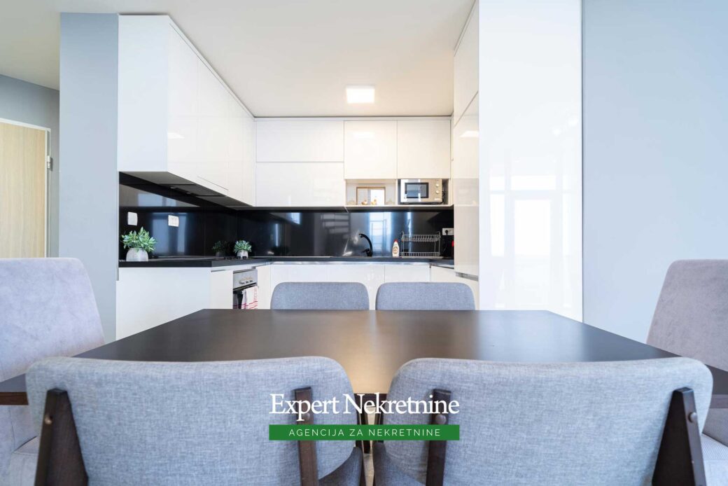 Penthouse for sale in Rafailovici